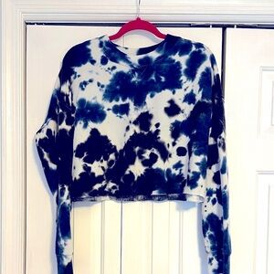 Colsie Navy and White Tie-Dye Crop sweatshirt